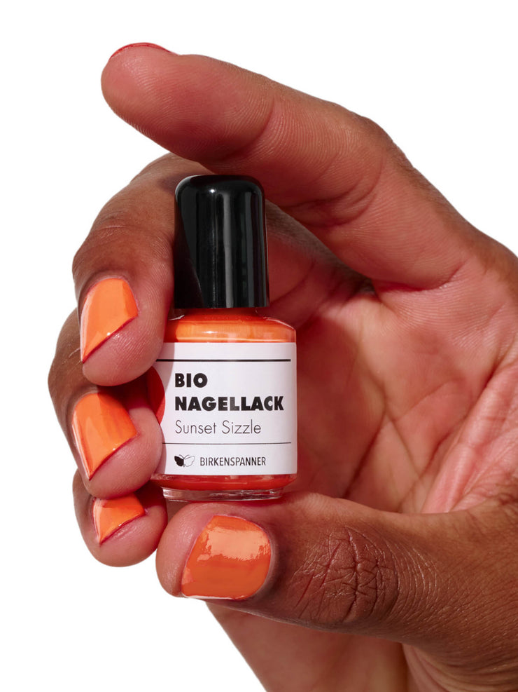 Knalliger pflanzenbasiert Nagellack in orange mood 